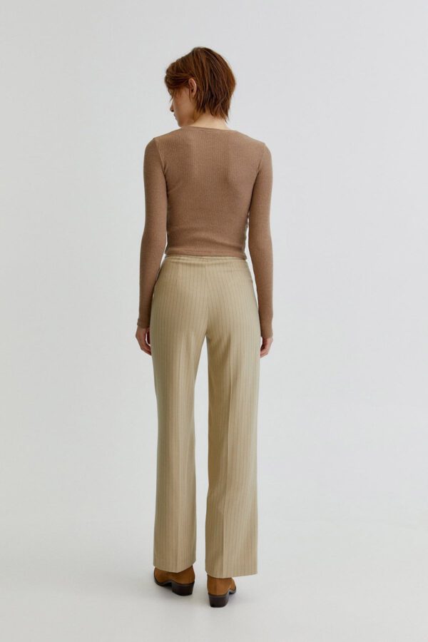 Ribbed Cropped T-Shirt With Buttons - Hình ảnh 2