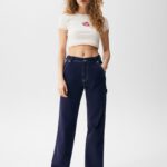 Cropped Short Sleeve T-shirt With Embroidered Detail - Hình ảnh 4