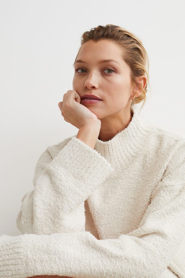 Fluffy-knit Sweater - Hình ảnh 3