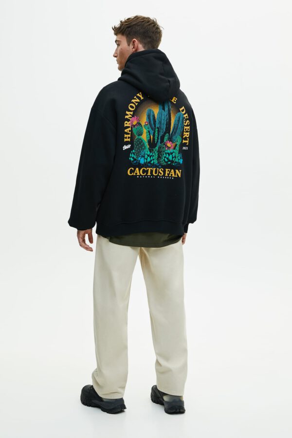 Black Hoodie With Contrast Graphic - Hình ảnh 2