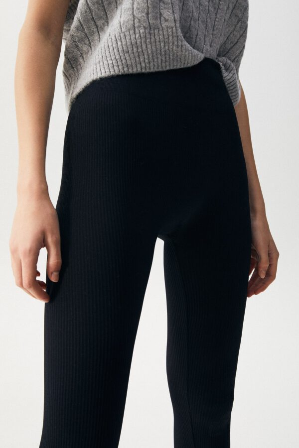 Basic Relax Fit Leggings - Hình ảnh 3