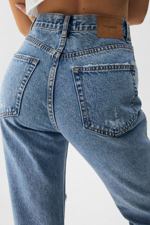 Ripped Mom Jeans - Contains Recycled Cotton - Hình ảnh 3