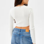 Sweater With Chain Detail - Hình ảnh 2